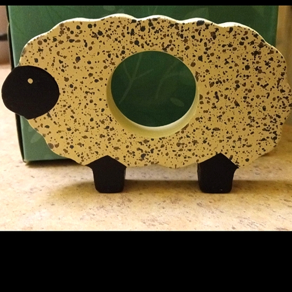 Set of 4 painted wood napkin holders